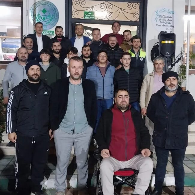 Gemlik Giresunlular Kültür ve Dayanışma Derneği Geleneksel Hamsi ve Pancar (kara lahana) Festivalini gerçekleştirdi .