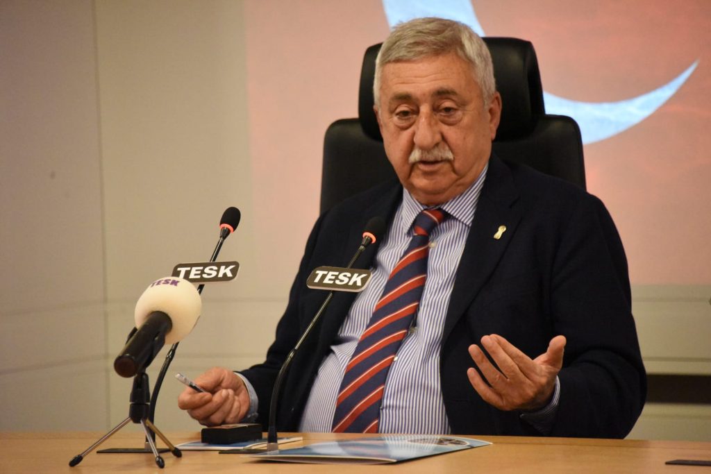 PALANDÖKEN, “SON 3 YILDA 250 VATANDAŞIMIZI SAHTE ALKOLDEN KAYBETTİK”