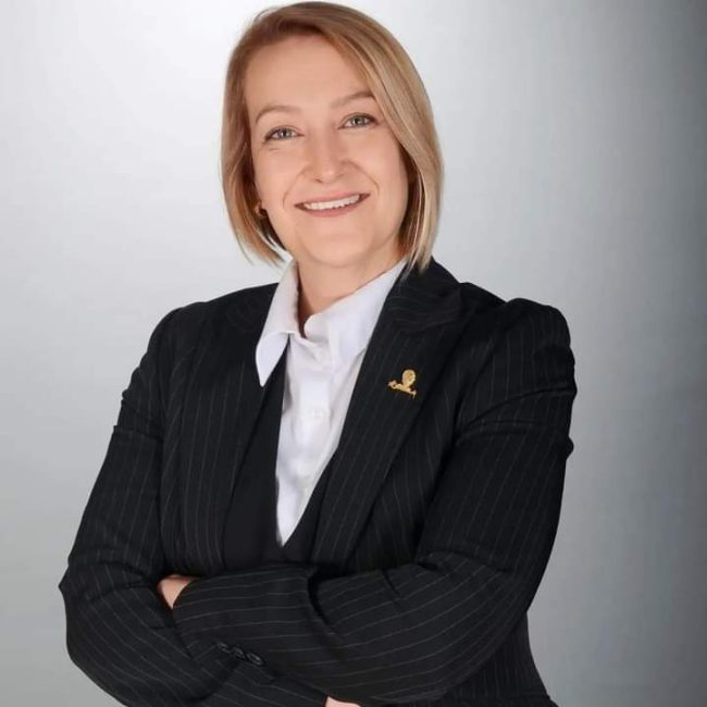Ayşen Vural CHP Kadın Kolları Başkanlığı’ndan istifa etti.