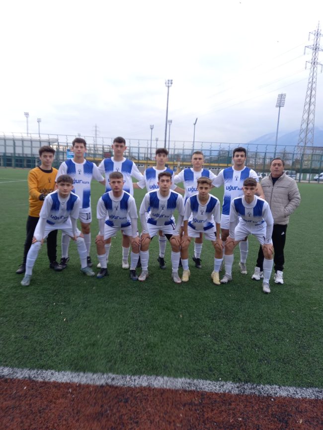 GEMPORT GEMLİK ANADOLU LİSESİ FUTBOLDA İL 3. SÜ
