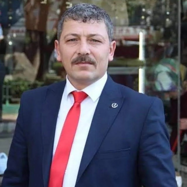 Hacı Ömer Yavuz Saadet Partisi ile yola devam kararı aldı.