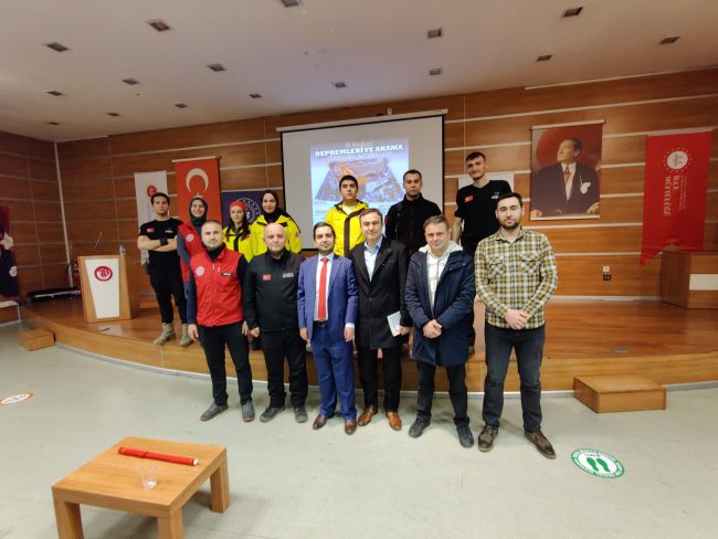 Gemlik İlçe Milli Eğitim Müdürlüğü, Gemlik Müftülüğü ve Gemlik Gençlik Merkezi tarafından ‘’6 Şubat Depremleri ve Arama Kurtarma Çalışmaları’’ konferansı düzenlendi.
