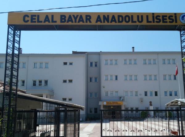 Celal Bayar Anadolu Lisesi Deprem’de Sınıfta Kaldı