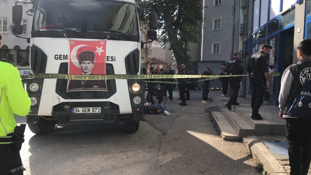 Gemlik’te yaşlı kadın kamyon altında kalarak can verdi
