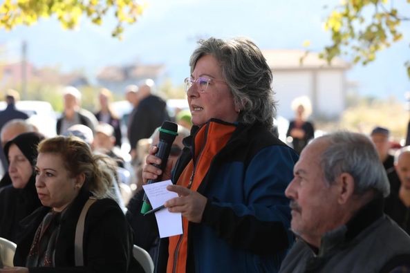 Gemlik Belediye Başkanı Şükrü Deviren, “Başkan Mahallede” programları kapsamında her hafta gerçekleştirdiği mahalle ziyaretlerine Gençali’de devam etti.