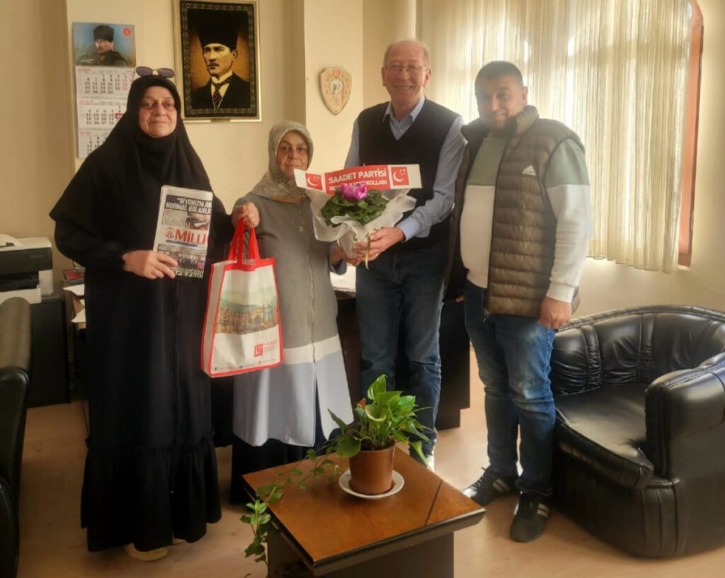 Saadet’ten Kutlama.!