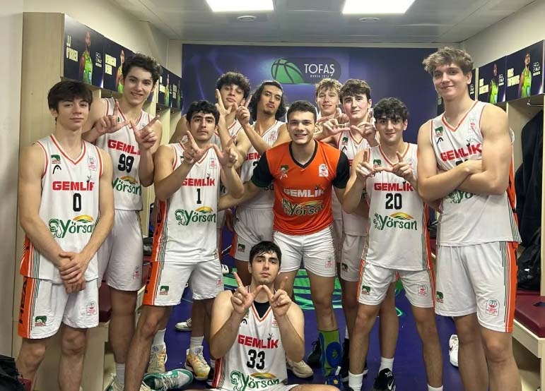 Gemlik basketbol namağlup Bursa 1.cisi