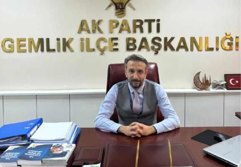 AK Parti Gemlik İlçe Başkanı Mehmet Taşar, , CHP’li Gemlik Belediye Başkanı Şükrü Deviren’in 31 Mart yerel seçimlerindeki çalışmalarının hizmet bedellerinin, şimdi belediye şirketlerinden ödendiğini iddia etti.