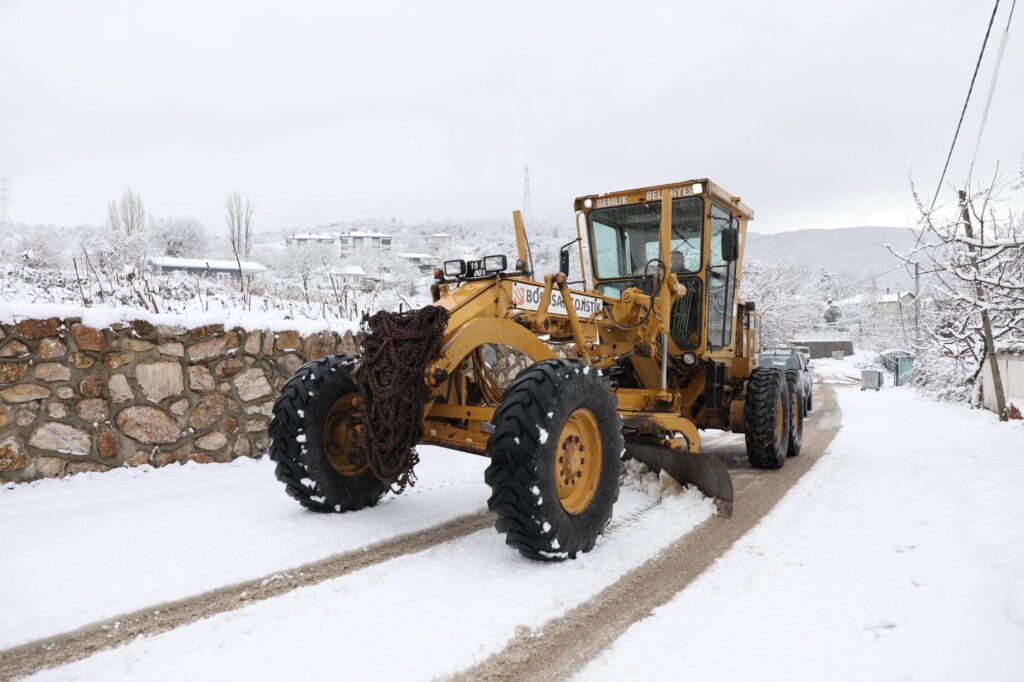 Gemlik Belediyesi Kar Yağışına Karşı Teyakkuzda