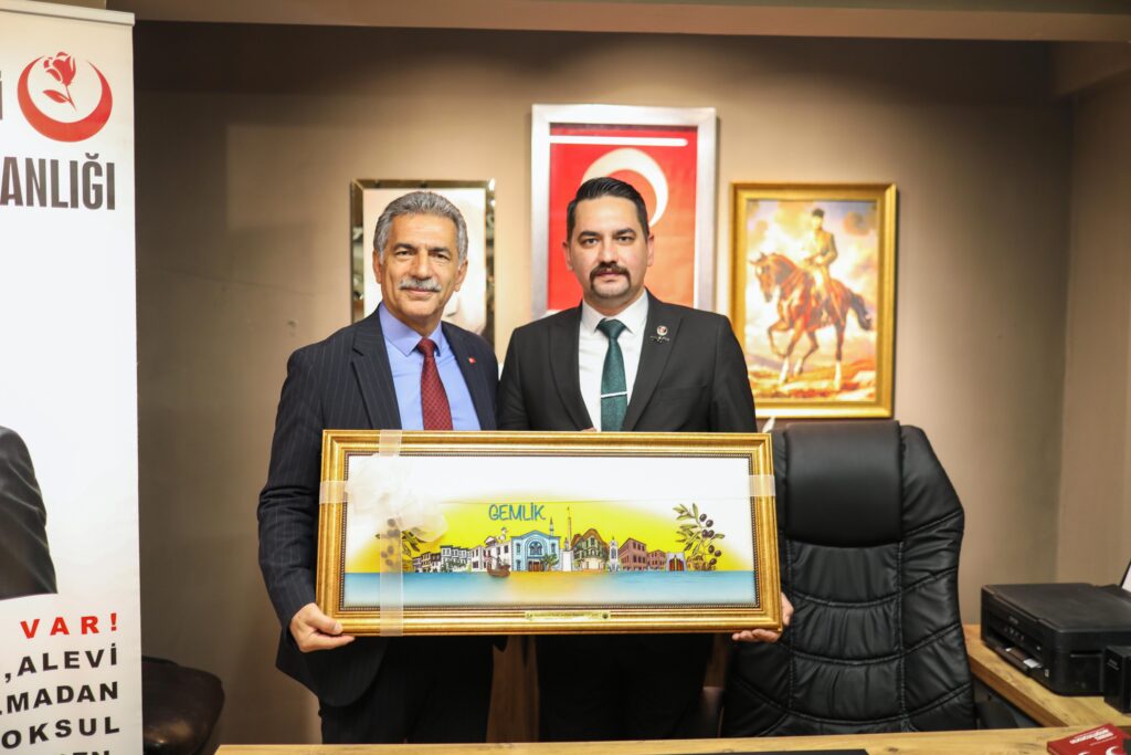 Gemlik Belediye Başkanı Şükrü Deviren, BBP İlçe Başkanlığı’nı Ziyaret Etti