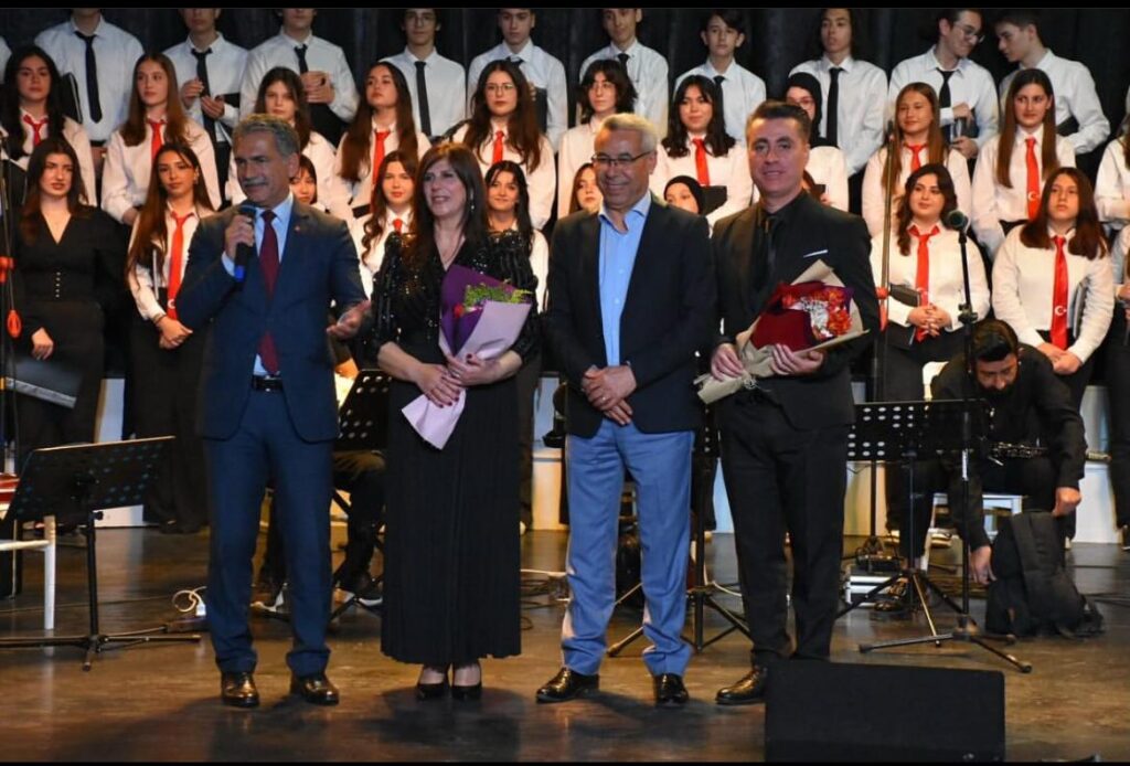 Gemport Gemik Anadolu Lisesi’nden “Gençlikten Geçmişe Selam” Konseri