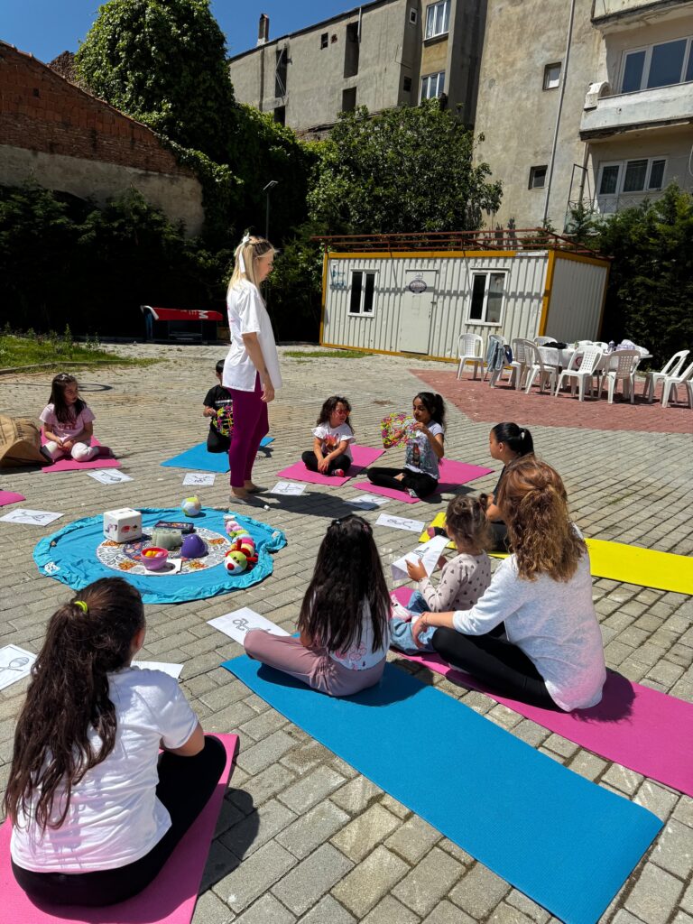 GEMLİK KENT KONSEYİ ÇOCUK MECLİSİ, YOGA ETKİNLİĞİNDE BULUŞTU