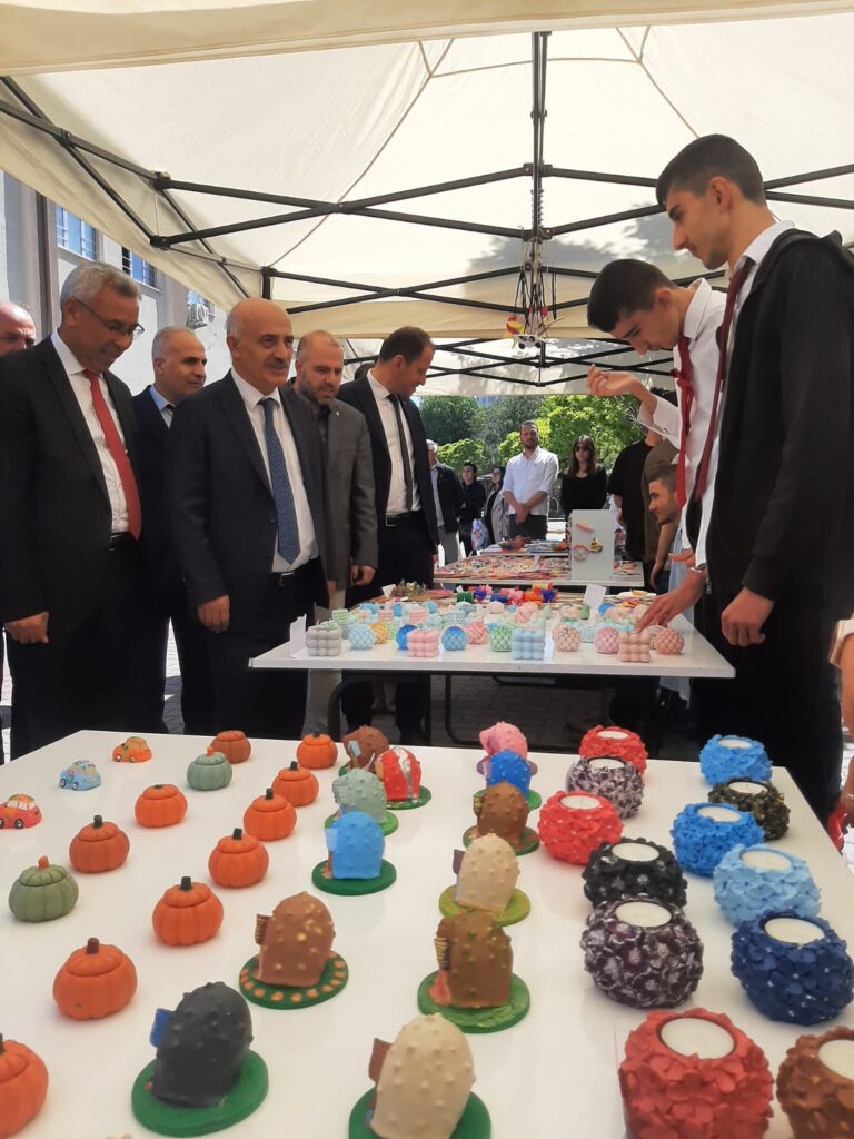 Atatepe MTAL’de Engelliler Haftası ve TÜBİTAK 4006-A Bilim Fuarı Birlikte Kutlandı