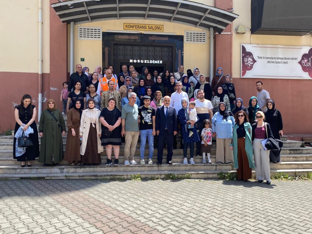 Gemlik’teki Vatandaşlara Afet Farkındalık Eğitimi Veriliyor