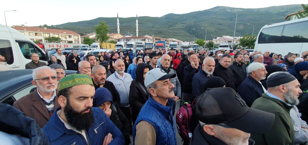 Gemlikli hacı adayları kutsal topraklara dualarla uğulandı