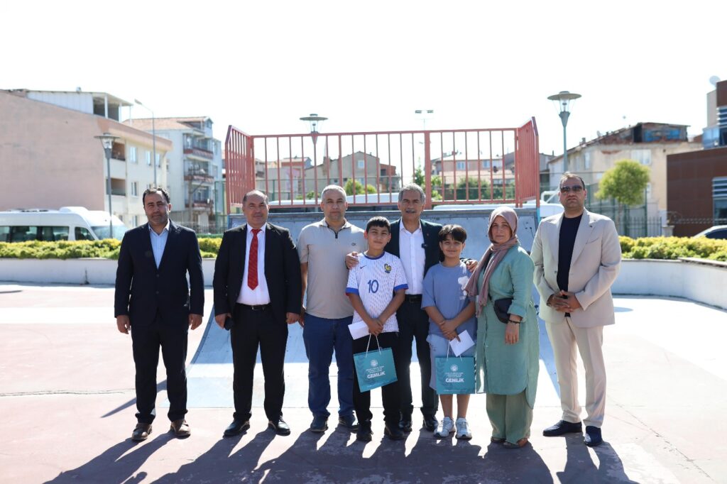 Bilinçli Çocuklar Parkta Kazayı Önledi