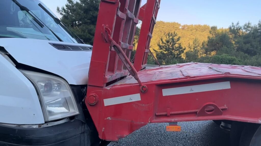 Gemlik Dürdane Rampası’da  7 araç birbirine girdi