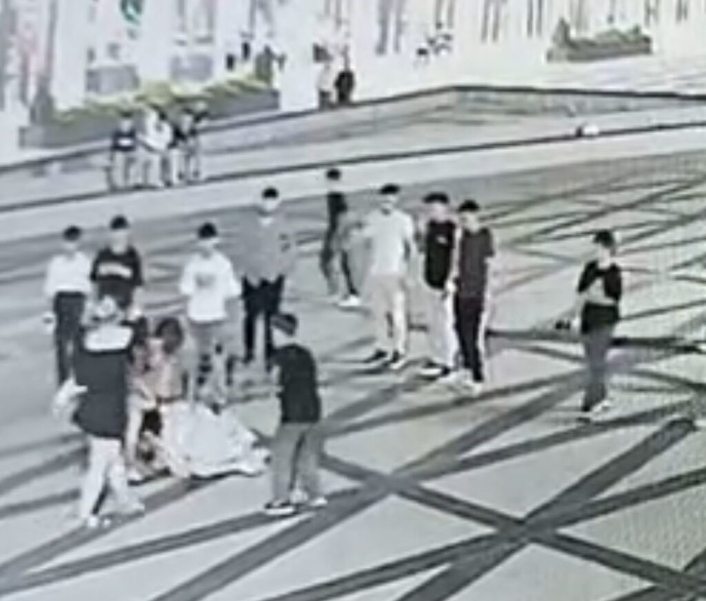 Aile Kavgası Kanlı Bitti: Anne ve İki Kızın Karıştığı Arbedede 4 Kişi Bıçaklandı