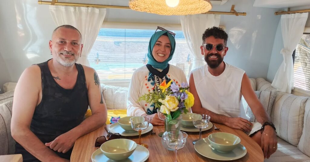 Narlı’da İki ünlü ismin karavan rekabeti