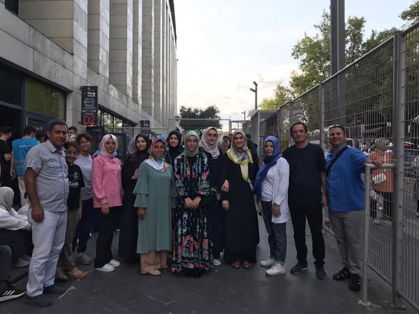 Gemlik TÜGVA Temsilciliği 3 otobüsle Beşiktaş Standındaki programa katıldı.