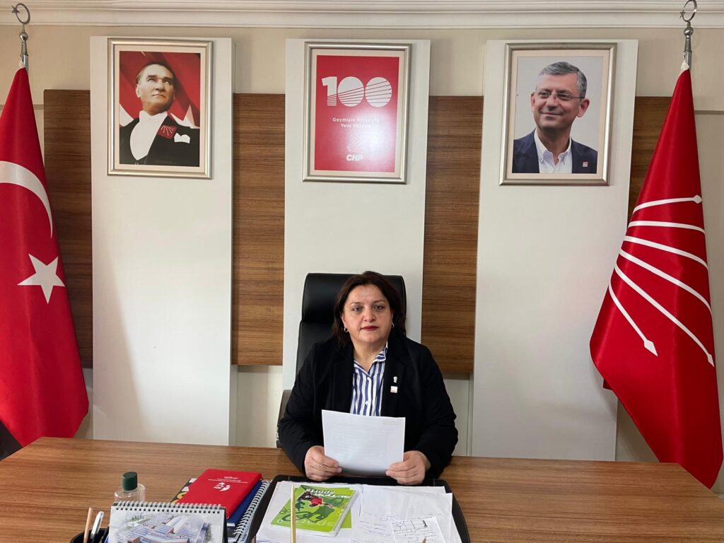 CHP Gemlik İlçe Kadın Kolları’ndan Genel Merkezden Eş Zamanlı Yapılan Kadın Cinayetlerine Tepki: “Hayatı Savunmak İçin Başkaldırıyoruz!”