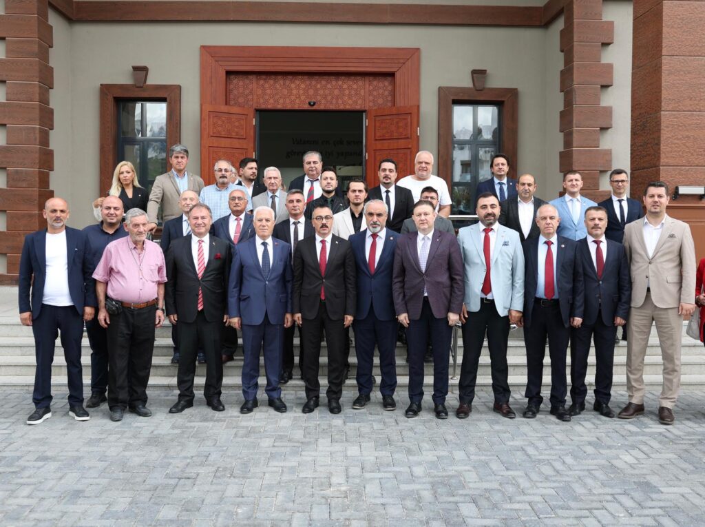 “Bursa’yı masa başında değil, halkımızla birlikte yönetiyoruz”