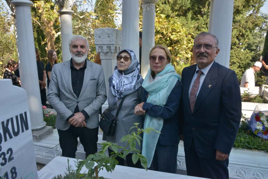 SANAT GÜNEŞİ’ BURSA’DA MEZARI BAŞINDA ANILDI