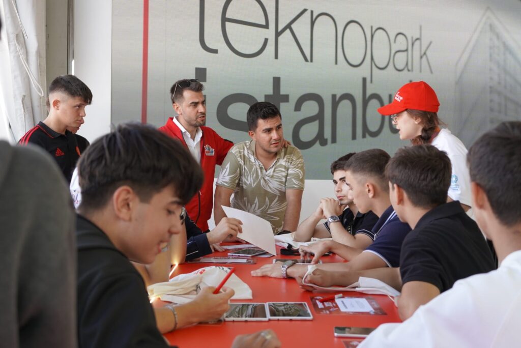 TÜGVA Gemlik İlçe Temsilciliğinden Gençlerle TEKNOFEST Gezisi