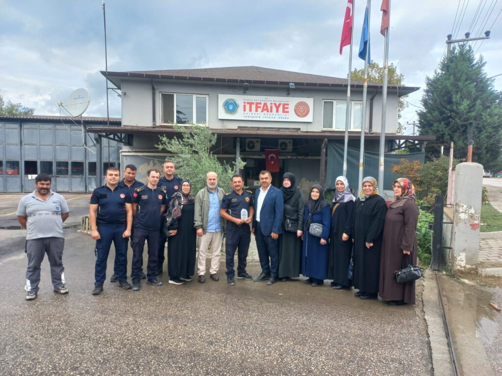 Saadet Partisi Kadın Kollarından 17 İlçede Anlamlı Ziyaret: İtfaiye Haftası’nda Kahramanlara Teşekkür