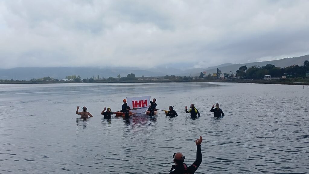 Gemlik İHH Arama Kurtarma Ekibi’nden İznik Gölü’nde Uygulamalı Eğitim