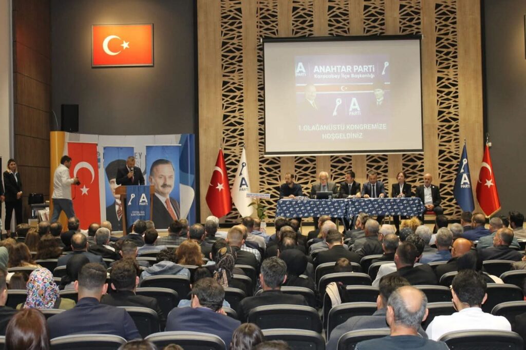 Anahtar Parti’den Karacabey’de Gövde Gösterisi! Salona Sığmayan Kongrede Yıldırım Güven Tazeledi