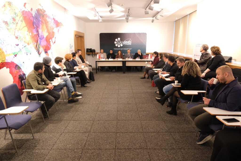 ‘Teknoloji Sahnesi’nde akıllı şehircilik konuşuldu