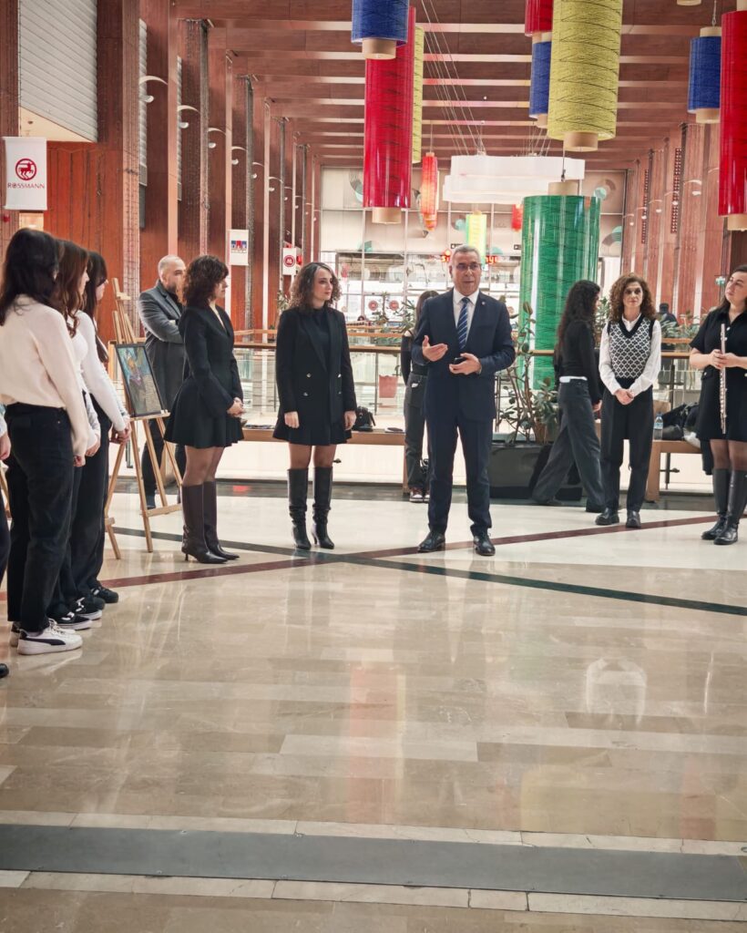 Gemlik Celal Bayar Anadolu Lisesi Anatolium AVM’ de  ‘Genç Fırçaların Mozaik Sergisi’ Açtı
