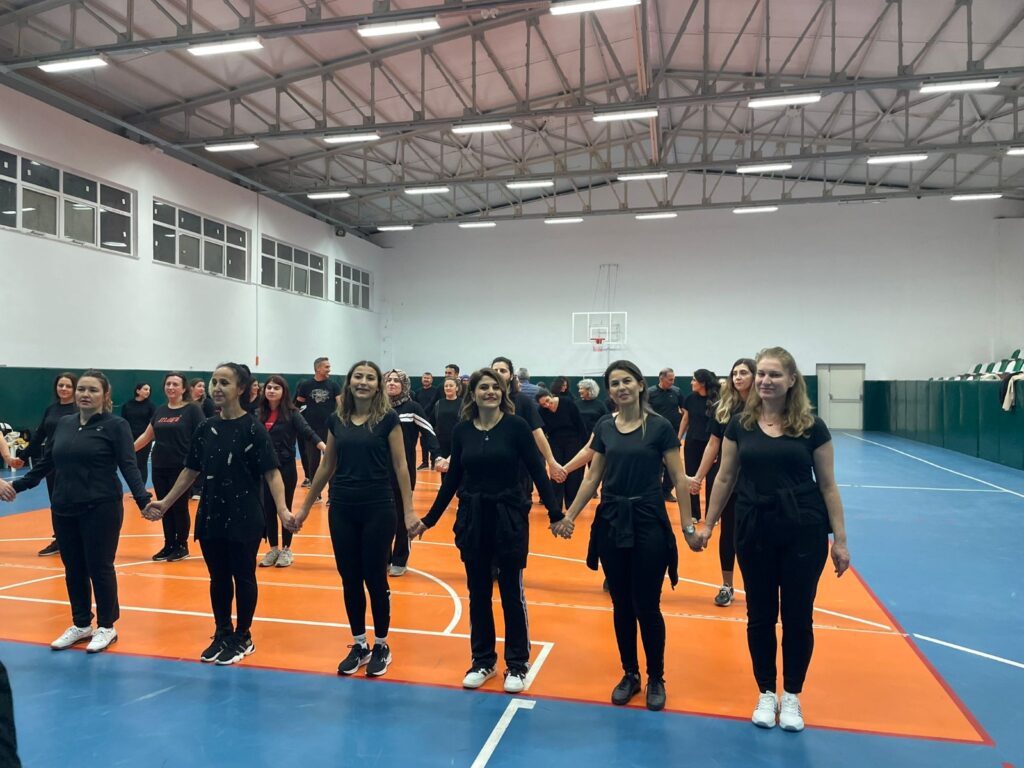 Gemlik’te 60 Öğretmen Halk Oyunları Topluluğunda Buluştu