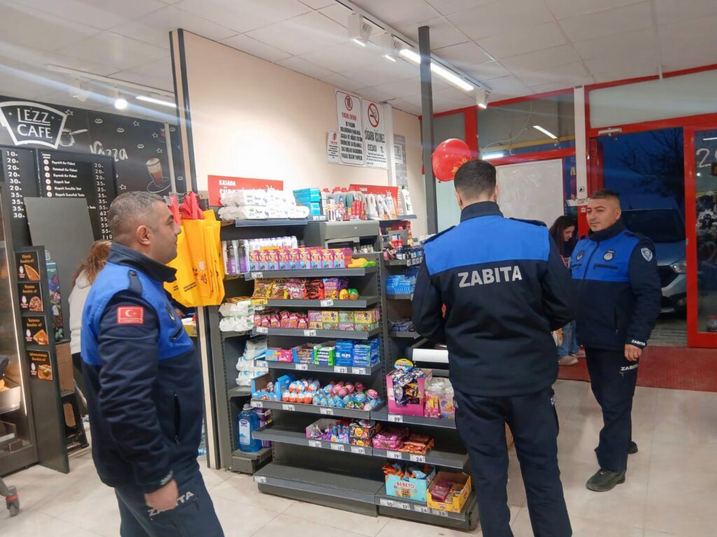 Gemlik’te Bozuk Ürün Satan Marketler Zabıtaya Takıldı