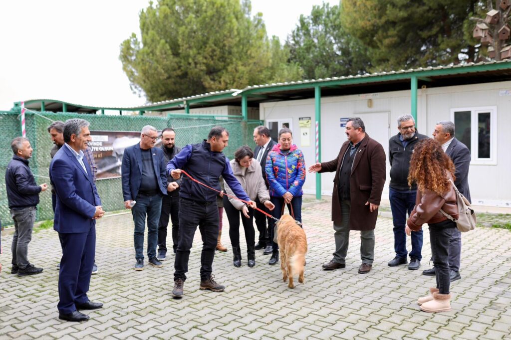 GEMLİK HAYVAN HAKLARI İNİSİYATİFİ’NDEN GEMLİK BELEDİYE BAŞKANI ŞÜKRÜ DEVİREN’E ZİYARET VE BAKIMEVİ YERİNDE TESPİT TOPLANTISI