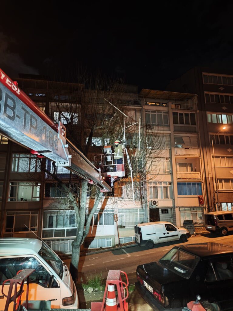 Büyükşehir kar ve lodosa geçit vermedi