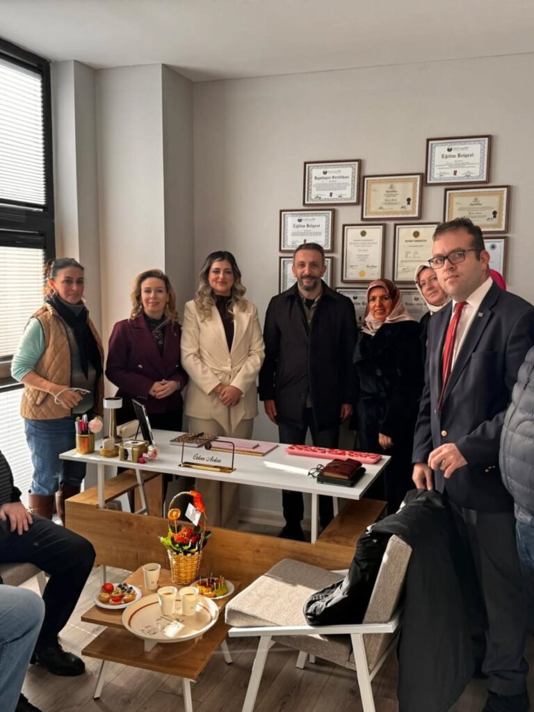 GEMLİK’TE ÇOCUK VE ERGENLERE YÖNELİK YENİ PİSKOLOJİK DANIŞMANLIK MERKEZİ AÇILDI