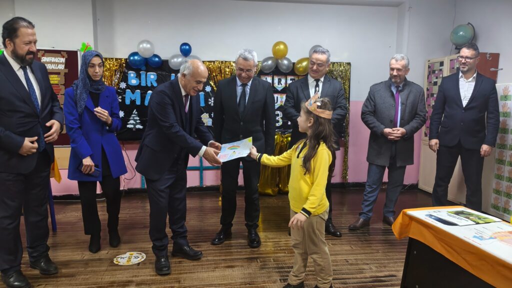 Gemlik’te 20187 öğrenci bugün karne heyecanı yaşıyor!