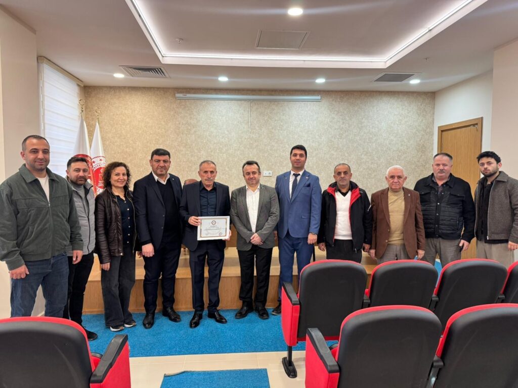 Gemlik Esnaf ve Sanatkârlar Odası Yönetimi Mazbatasını Aldı