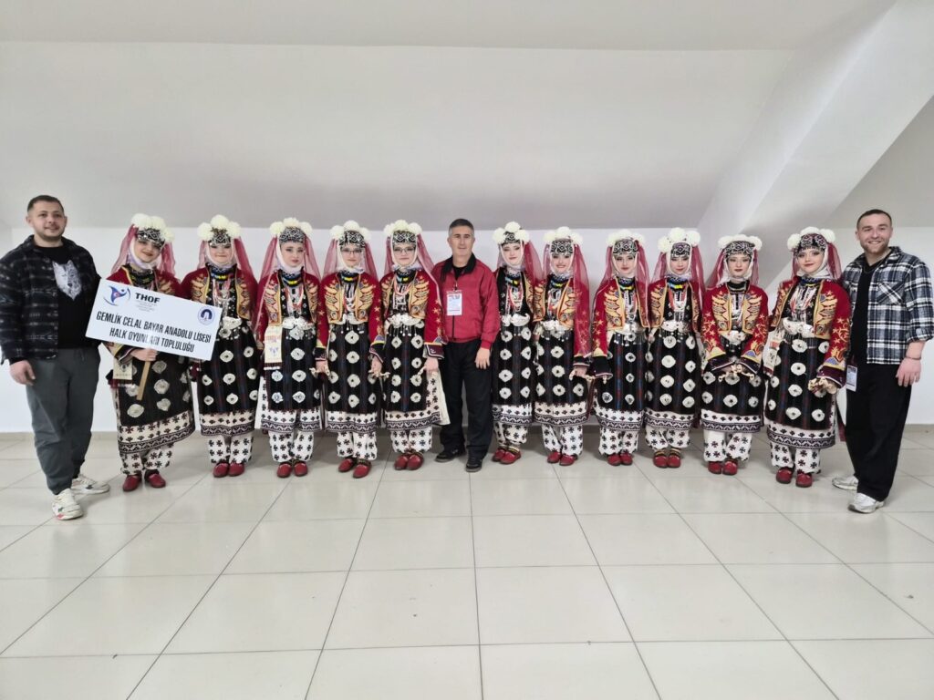 Celal Bayar Anadolu Lisesi’nden Halk Oyunlarında Büyük Başarı