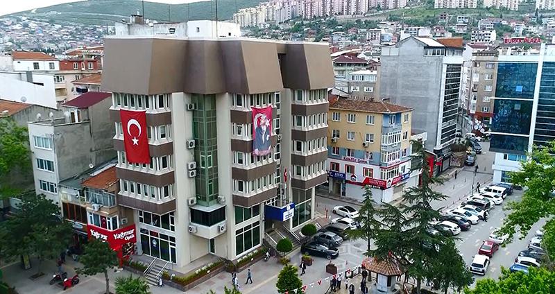 Orhangazi’de Tartışma Yaratan Bekleyiş: Demokrat Parti’den Sert Tepki