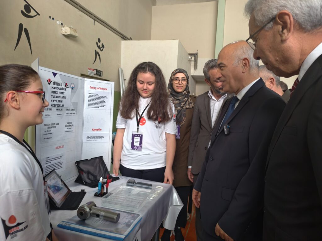Gemlik AİHL’de Bilim Fuarı Heyecanı