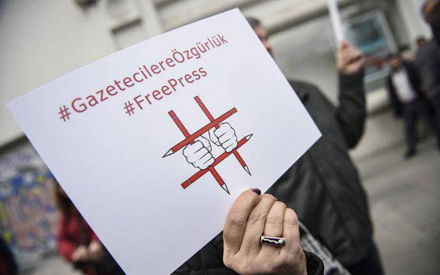“Türkiye’de Basın Özgürlüğü Ciddi Gerileme Yaşıyor”