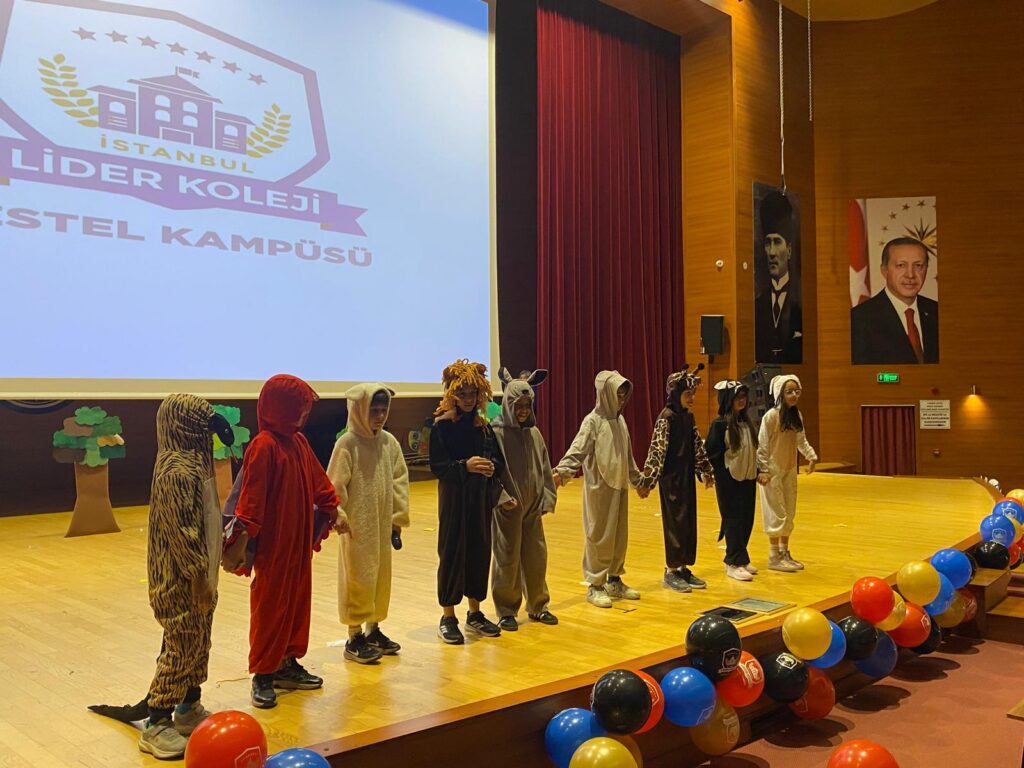 Lider Koleji Kestel’de “Dünya Dilleri Gecesi” ile Öğrenciler Sahneye Çıktı