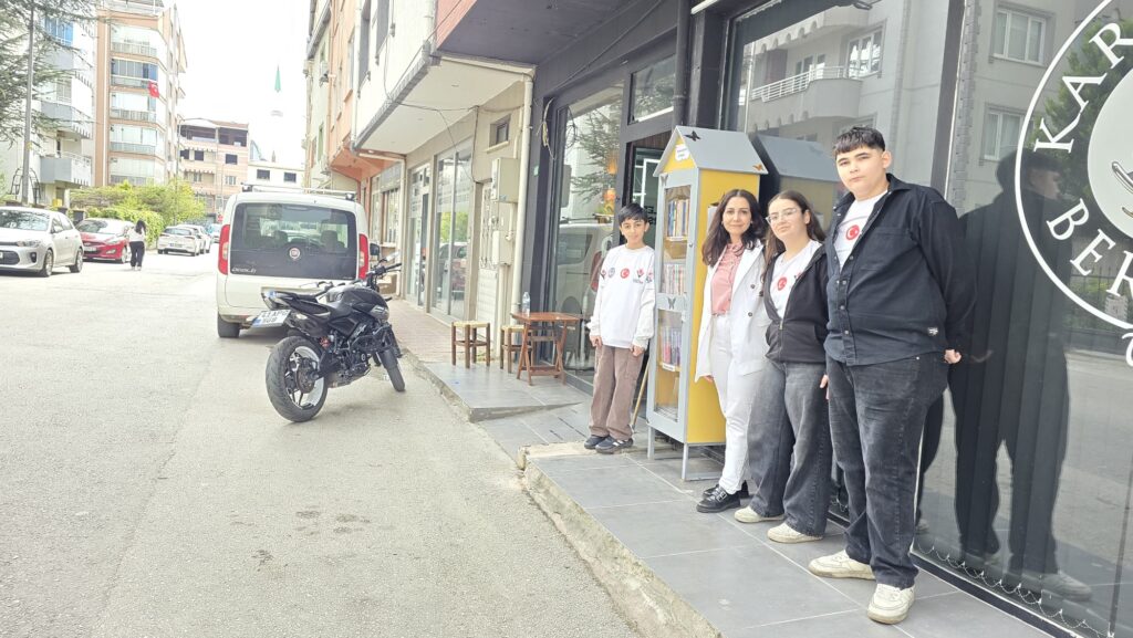 Şehit Piyade Er Rahim Keskin Ortaokulu Öğrencilerinden “Mahallem Okuyor” Projesi