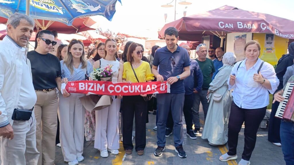 Artvinli Başarılı Öğrenciler Bursa’da Tarih, Kültür ve Medeniyet Yolculuğuna Çıktı
