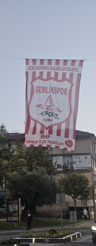 Gemlikspor’un 3. Lig Coşkusunda Meydana İlk Bayrağı MHP Astı