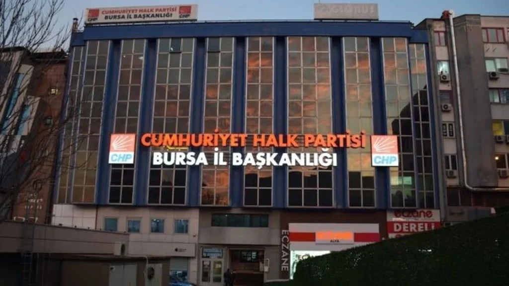 CHP İnegöl Kadın Kolları’ndan Bursa İl Kadın Kolları Başkanının Görevden Alınmasına Sert Tepki: “Kadınların Mücadelesi Yok Sayılamaz”
