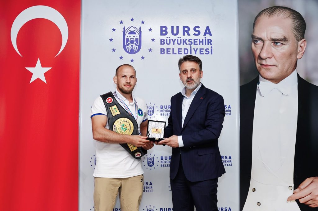 Başkan Vekili Biba’dan dünya şampiyonu güreşçiye tebrik